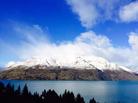 Balcony/Terrace, Lake view, Mountain view