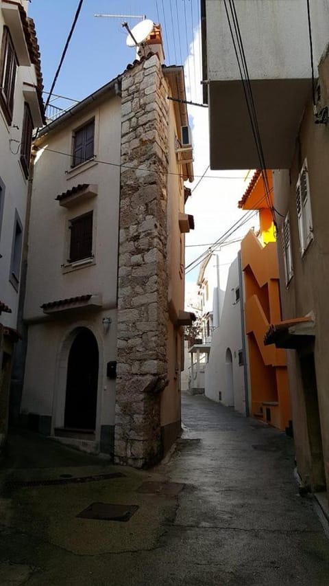 Property building, Neighbourhood, Street view