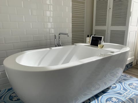 Bed, Decorative detail