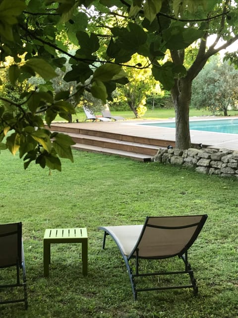 L'atelier des Coudelières Bed and Breakfast in Le Thor