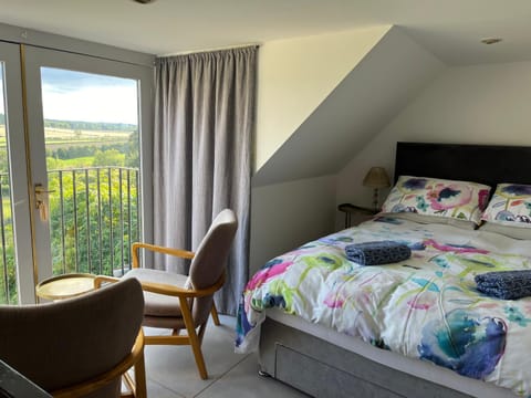 Bed, Balcony/Terrace, Bedroom