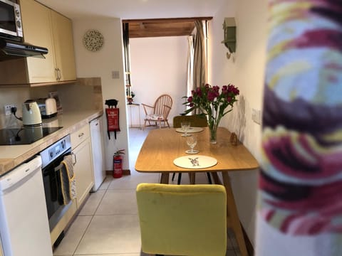 Dining area, kitchen