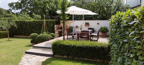 Property building, Garden, Living room