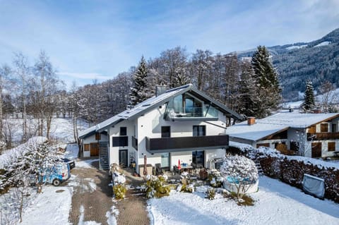 Appartements Prielau by we rent Apartment in Zell am See