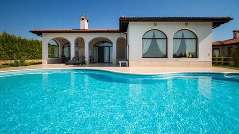 Patio, Balcony/Terrace, Swimming pool, Swimming pool