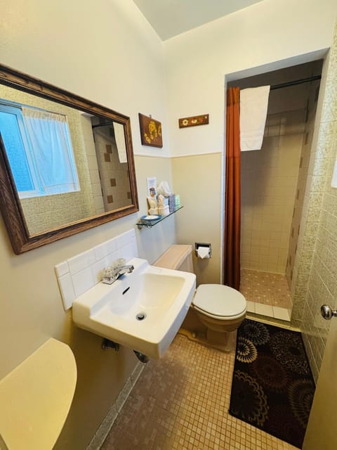 Itty Bitty Inn Inn in Coos Bay