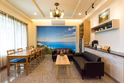 Communal lounge/ TV room