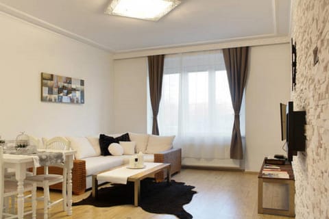 Living room, Photo of the whole room
