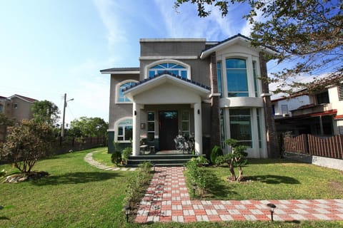Facade/entrance, Garden