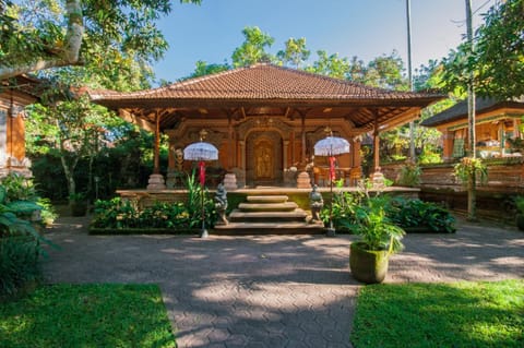 Property building, Garden view