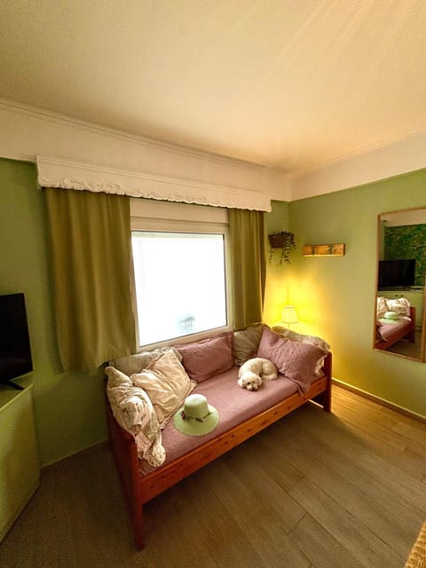 T H E BERLIN Studios and Suites Apartment in Decentralized Administration of Macedonia and Thrace