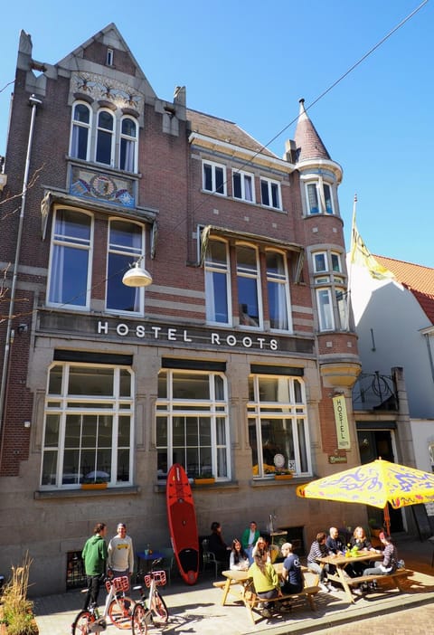 Property building, Balcony/Terrace, Cycling, Sports