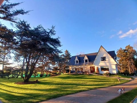 Property building, Garden, Garden, Garden view, Garden view