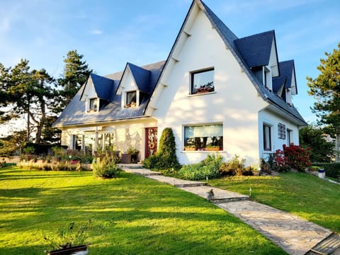 Property building, Garden, Garden view