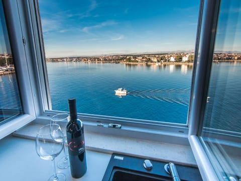Nearby landmark, Neighbourhood, Natural landscape, View (from property/room), City view, Landmark view, Sea view
