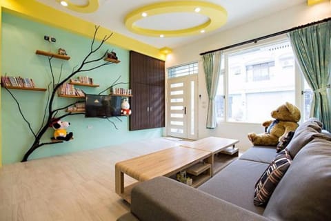 Communal lounge/ TV room, Lobby or reception