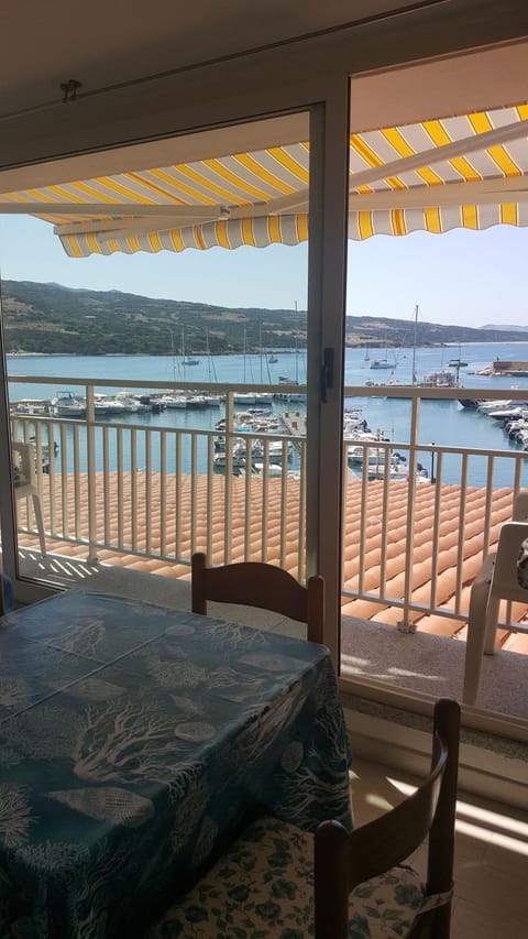 Fronte mare Bella Vista Apartment in Isola Rossa