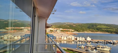 Fronte mare Bella Vista Apartment in Isola Rossa