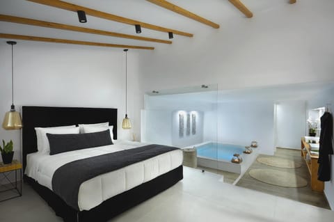 Bed, Bedroom, Swimming pool