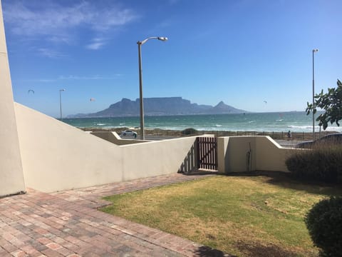 Mountain view, Sea view