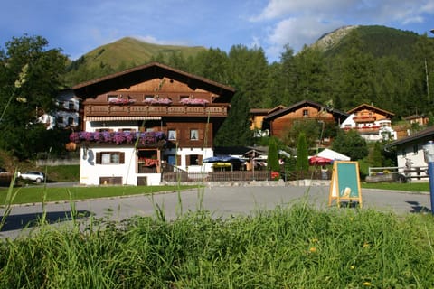 Facade/entrance, Spring, Summer