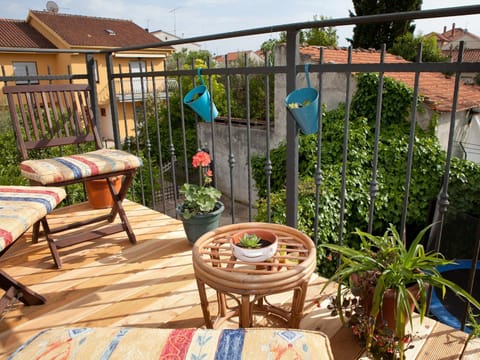 Balcony/Terrace, Garden view