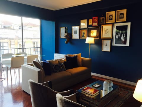 Living room, Dining area, City view