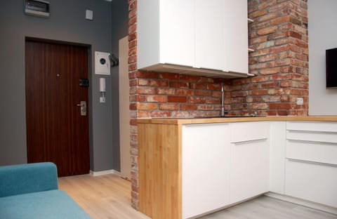 Shower, Restaurant/places to eat, Bed, Bathroom, Coffee/tea facilities, Kitchen or kitchenette, Supermarket/grocery shop, Shopping Area
