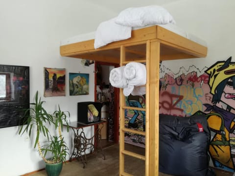 bunk bed