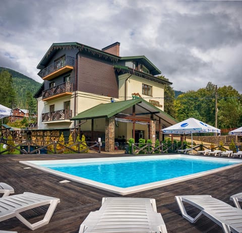 Mountain view, Pool view