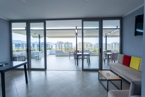TV and multimedia, Balcony/Terrace, Seating area