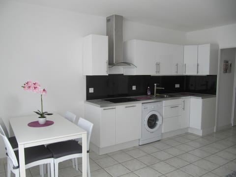 Kitchen or kitchenette, Living room, Dining area