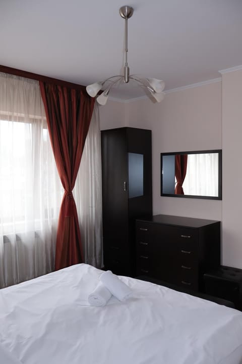 Bed, Photo of the whole room, Bedroom, wardrobe