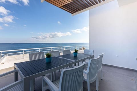 Waters-Edge Complex Apartment in Marsaskala