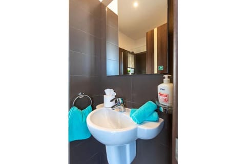 Waters-Edge Complex Apartment in Marsaskala