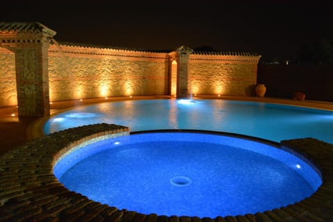 Swimming pool