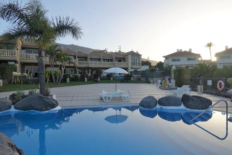 Solarium, Swimming pool
