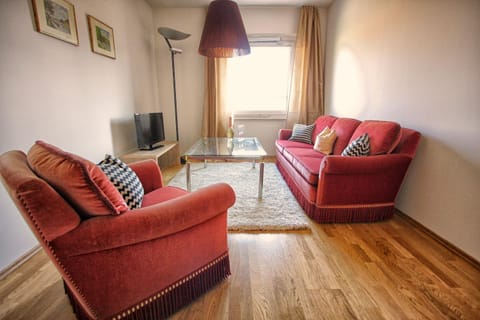 TV and multimedia, Living room, Photo of the whole room, Seating area