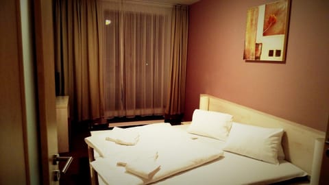Night, Balcony/Terrace, Photo of the whole room, Decorative detail, Bedroom, On site