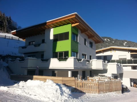 Property building, Facade/entrance, Day, Winter, View (from property/room), On site, Garden view, Mountain view
