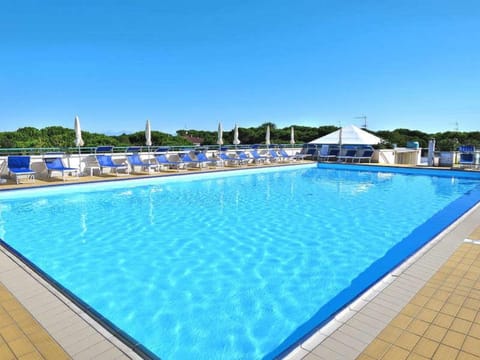 Day, Pool view, Swimming pool, Swimming pool, sunbed