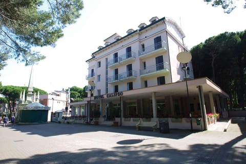 Facade/entrance, Neighbourhood, Street view