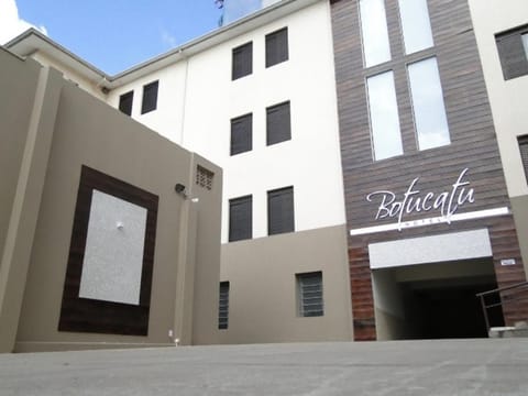 Property building, Facade/entrance, Property logo or sign