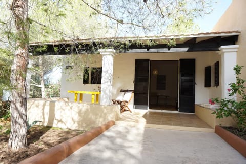 Patio, Day, Natural landscape, Balcony/Terrace, Seating area, On site