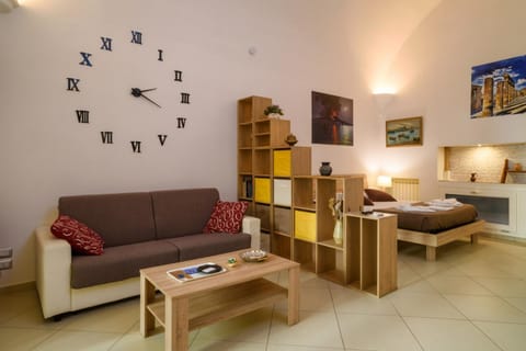 Living room, Photo of the whole room, Seating area