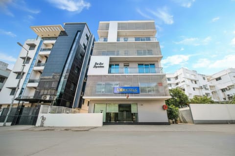 Property building, Facade/entrance