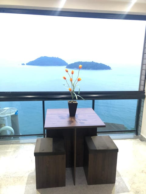 Natural landscape, Balcony/Terrace, Living room, Seating area, Dining area, Sea view