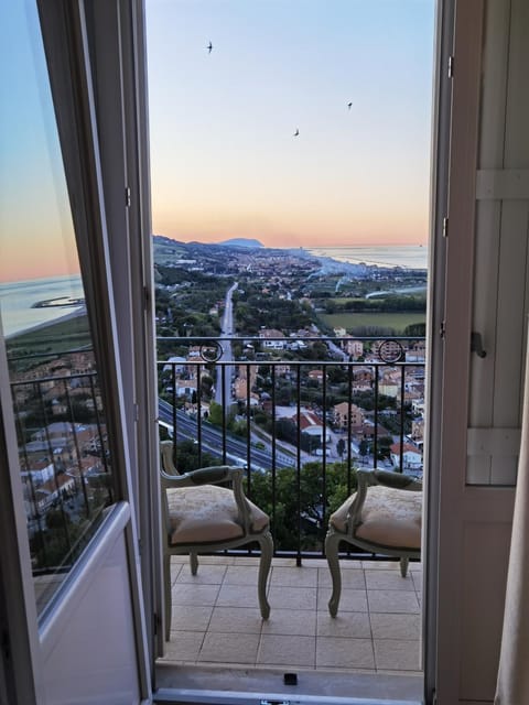 Balcony/Terrace, City view, Sea view, Sunset