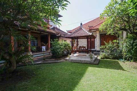 Property building, Garden, Garden view