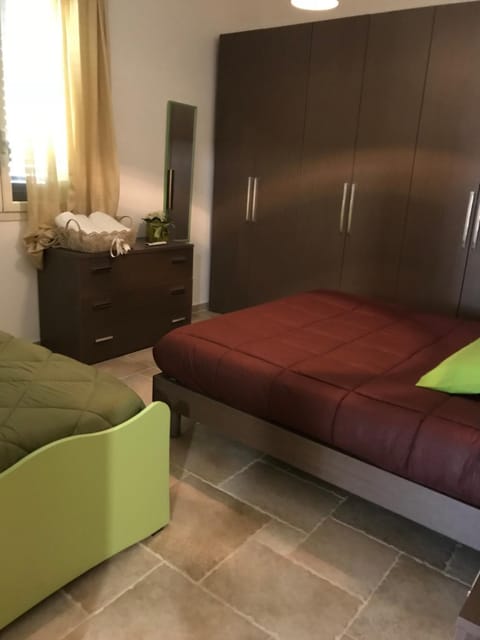 Bed, Living room, Photo of the whole room, Seating area, Bedroom